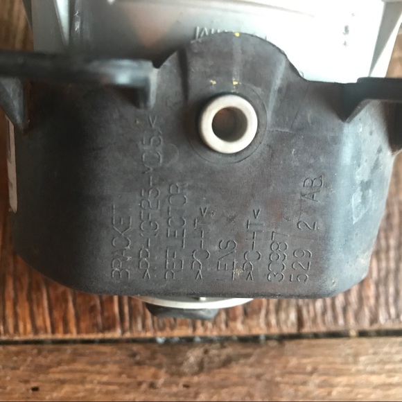 Fog Light Mount- Original Stock Mount fits 2007 Jeep Wrangler - Picture 6 of 6